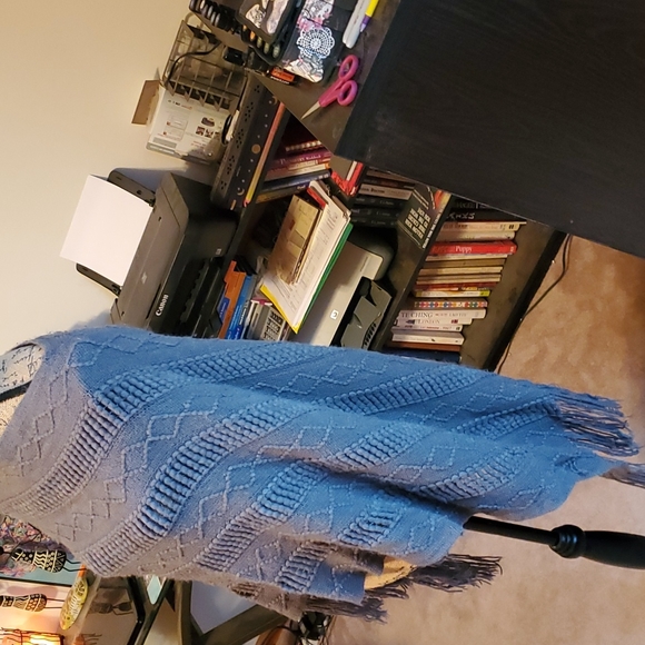 Charcoal gray fringy shawl fits sizes S-XL - Picture 5 of 10